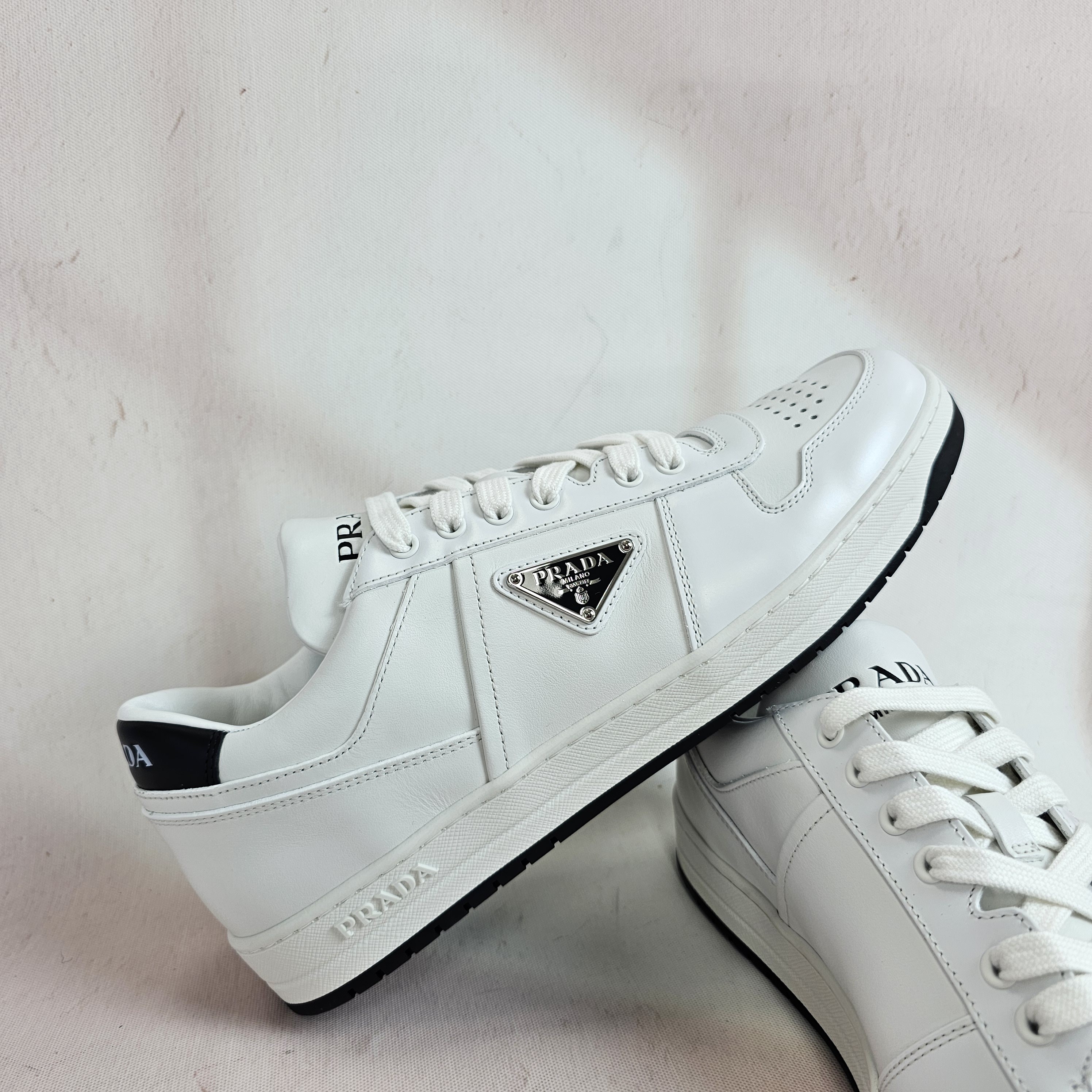 ★人気★【PRADA】★プラダ ダウンタウン レザー スニーカ.ー★