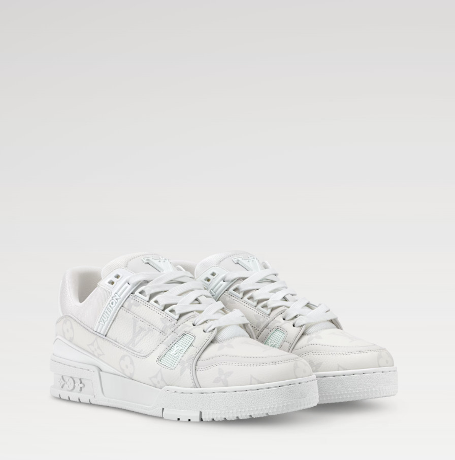 上質を感じる一足♡Louis Vuitton Trainer #54 Signature White Red