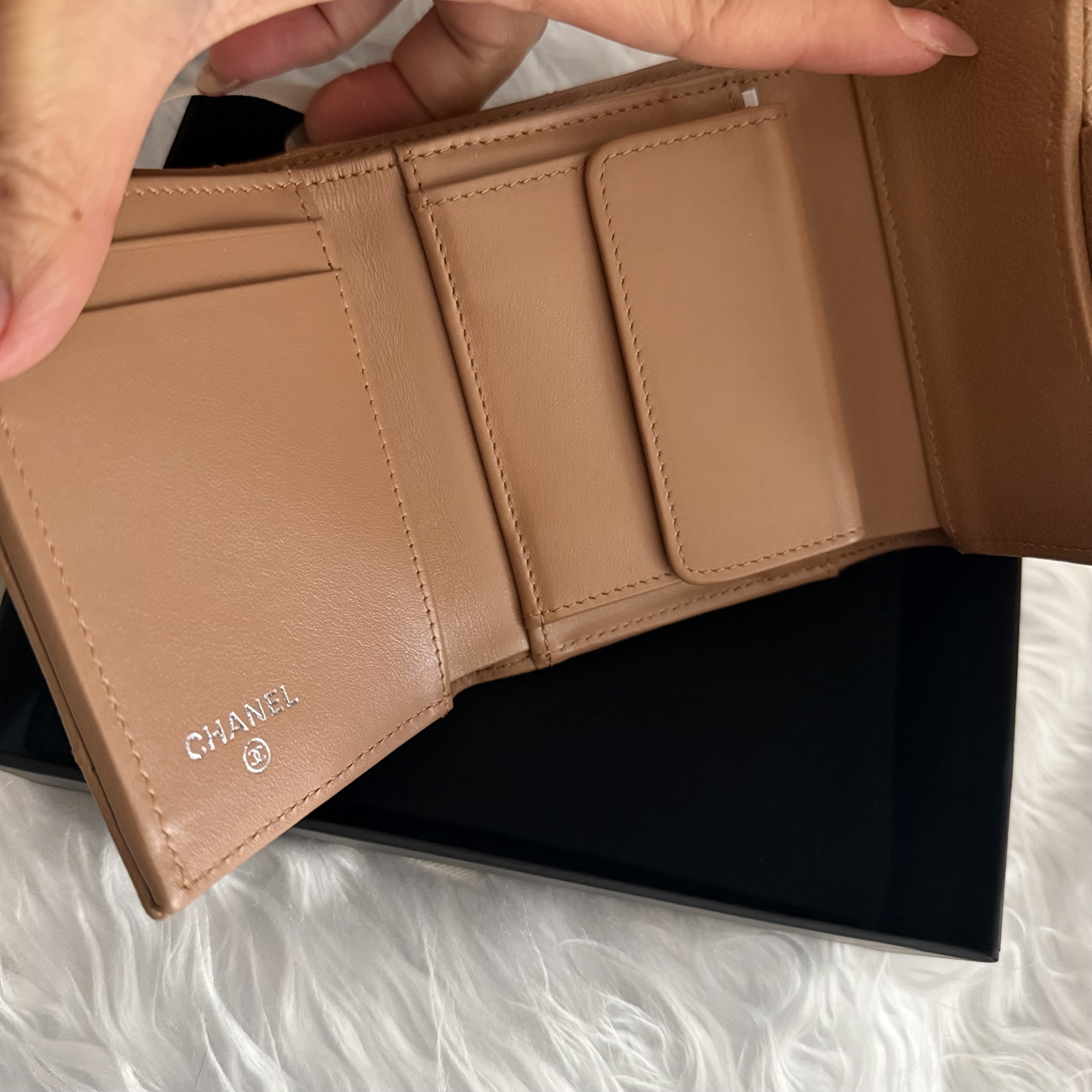 国内発送【CHANEL】ミニウォレット　キャビアスキン