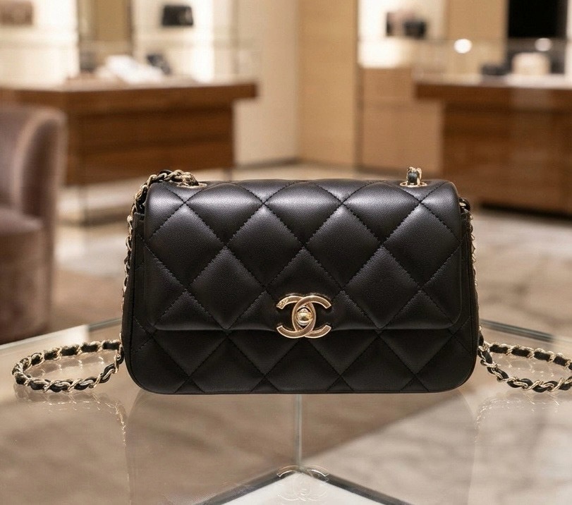 【キュートな存在感】CHANEL チェーンショルダーバッグ