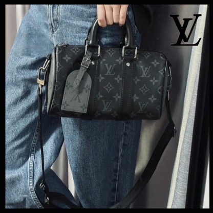 【コンパクトでお洒落♪】LV★キーポル・バンドリエール 25