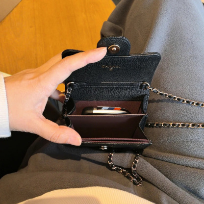 春先のお出かけに♪CHANEL クラシック チェーン クラッチバック