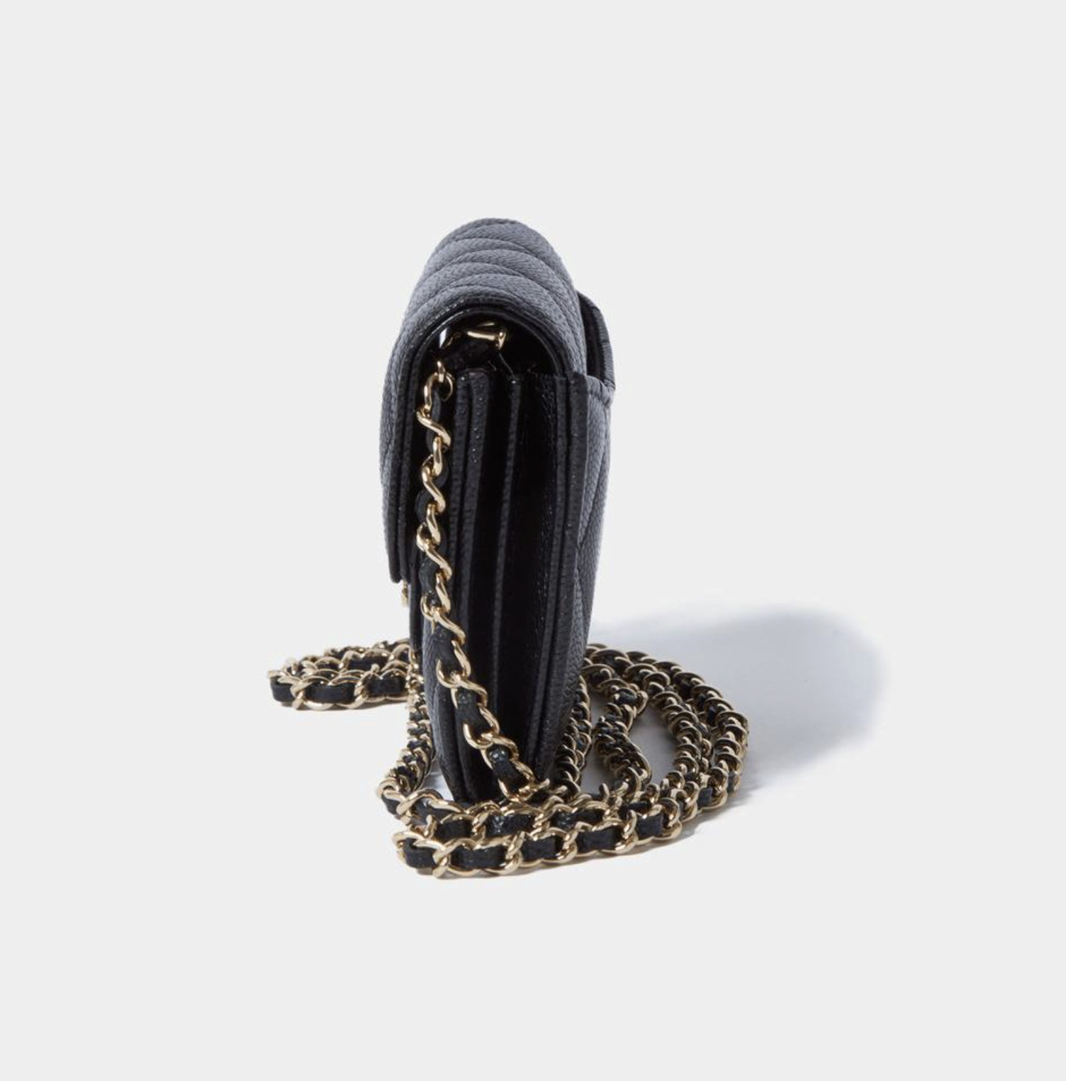 春先のお出かけに♪CHANEL クラシック チェーン クラッチバック