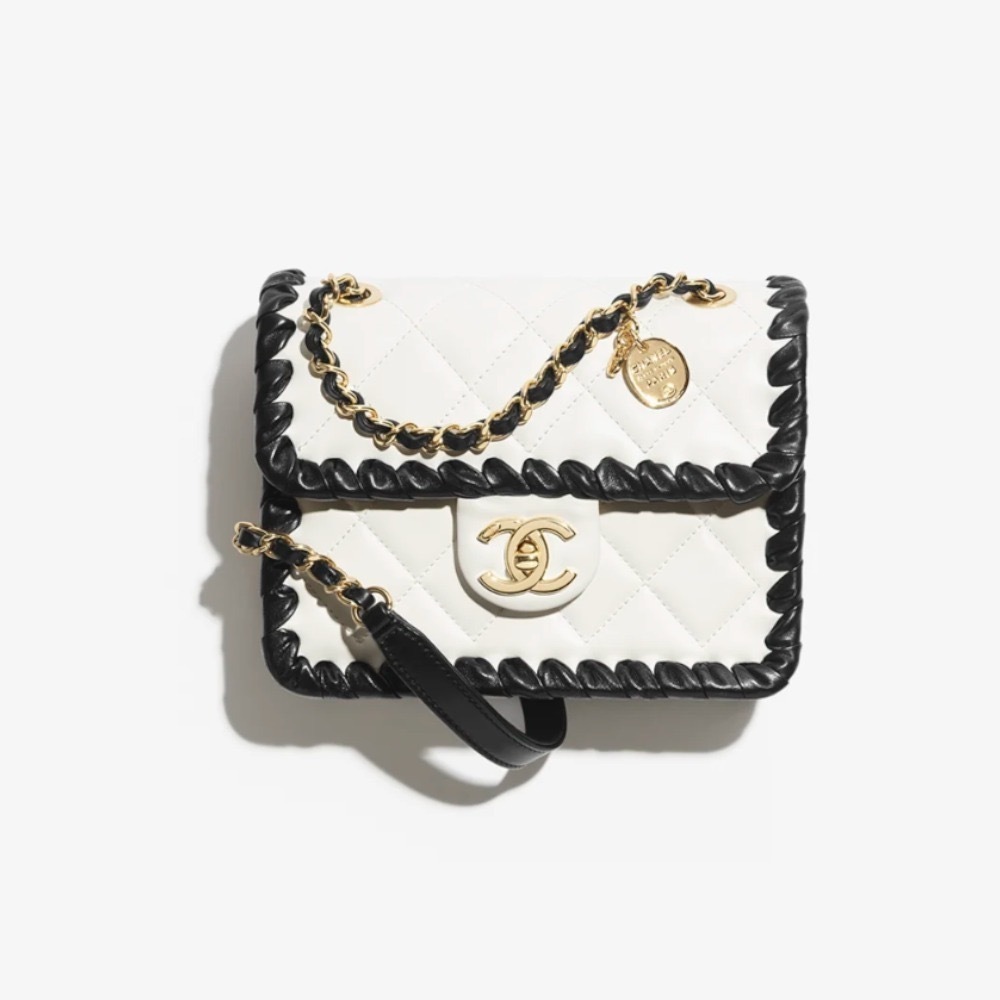 華やかな主役バッグ【CHANEL】ミニフラップ バッグ　26P