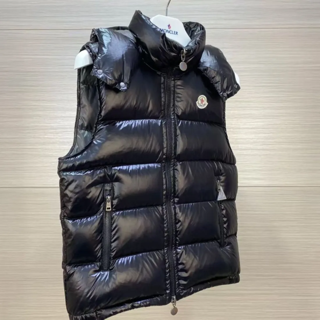 【公式認定ストア】MONCLERモンクレール 定番ダウンコート 限定発売中！多くの著名人やセレブに愛用されています! 爆買い！即完売必至MAYA（ユニセックス）「ベスト」(べすと)