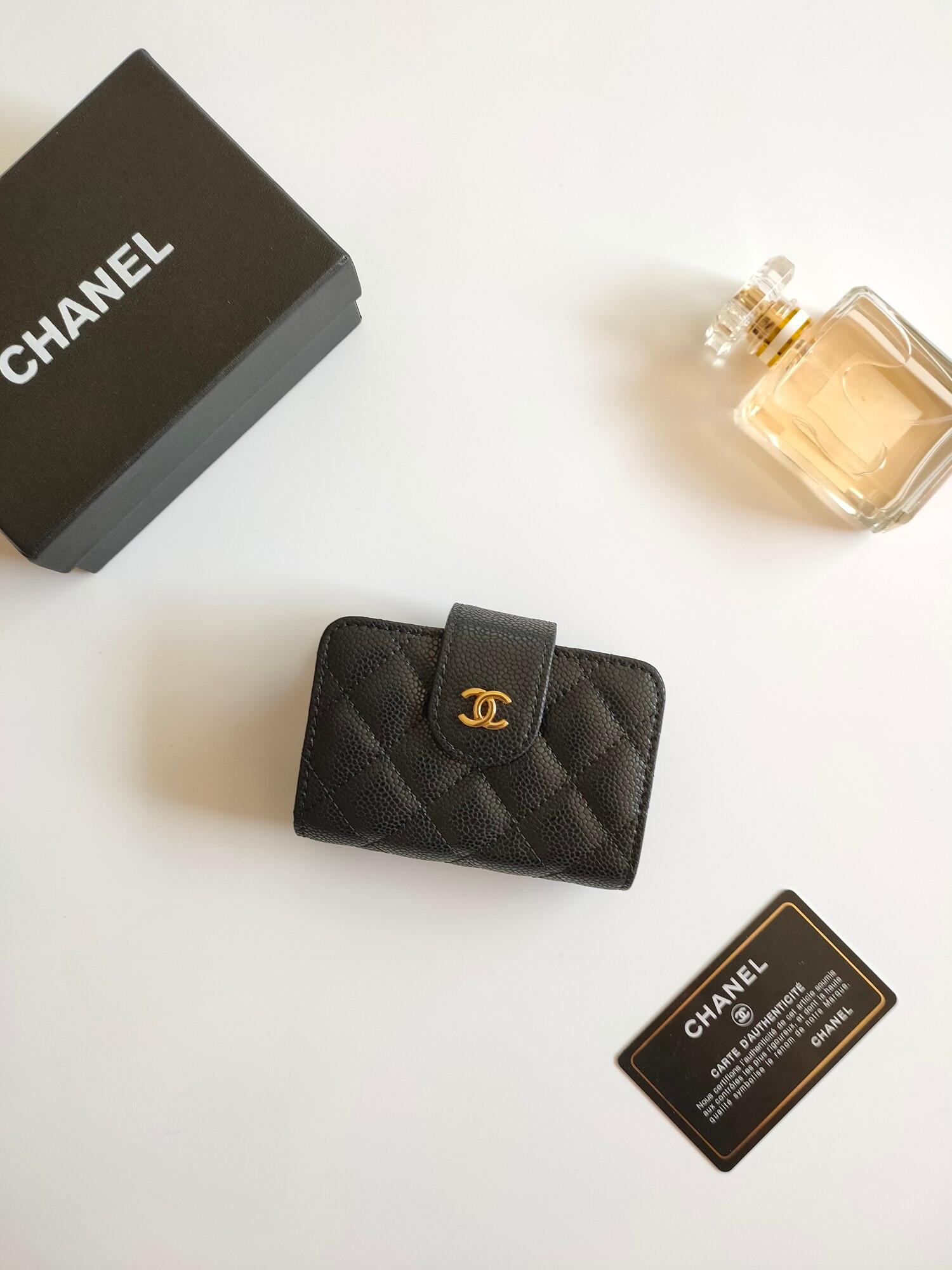 【傷にも強い素材で長く使える♪】CHANEL カードコインケース