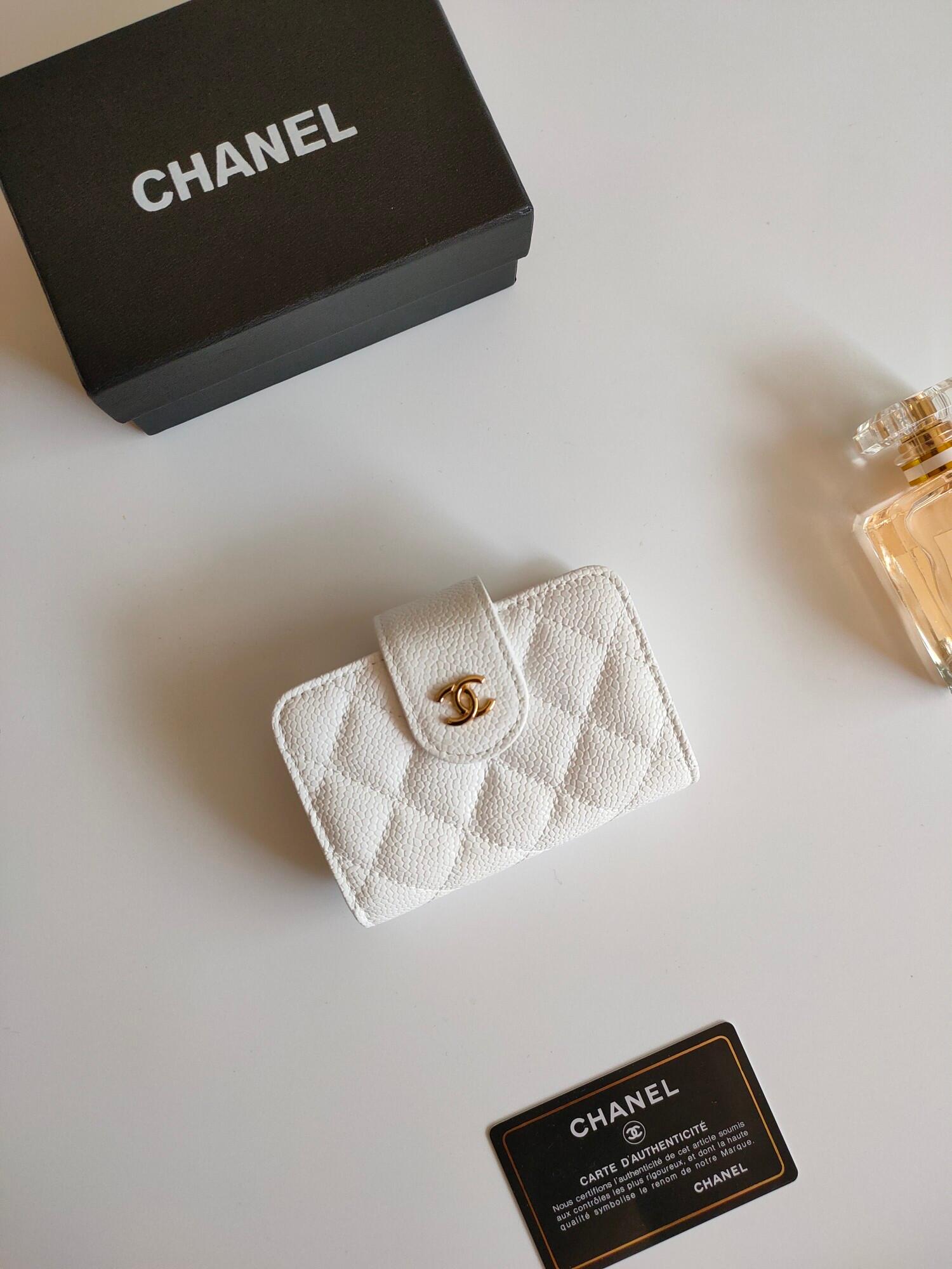 【傷にも強い素材で長く使える♪】CHANEL カードコインケース