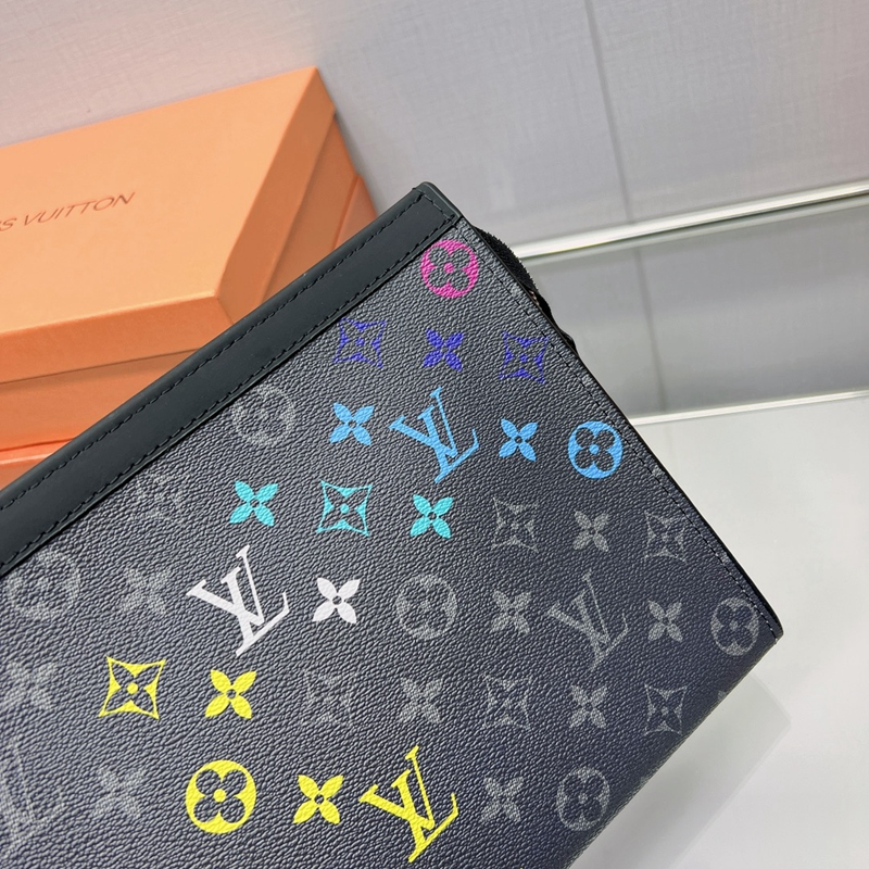 Louis Vuitton ☆ ルイヴィトン メンズポーチ、クラッチ、セカンドバッグ