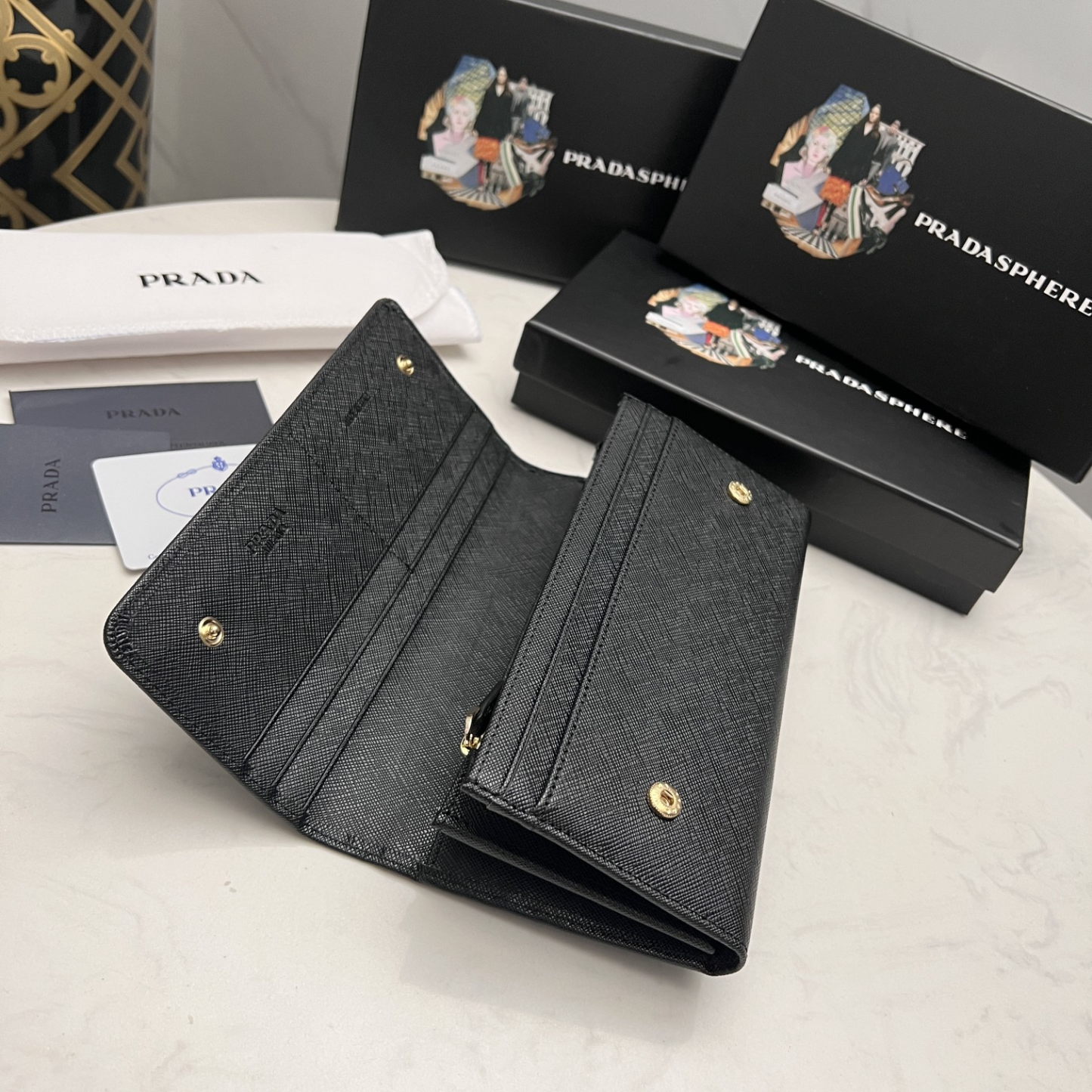 Pradaレザー コンチネンタルウォレット 財布 折財布