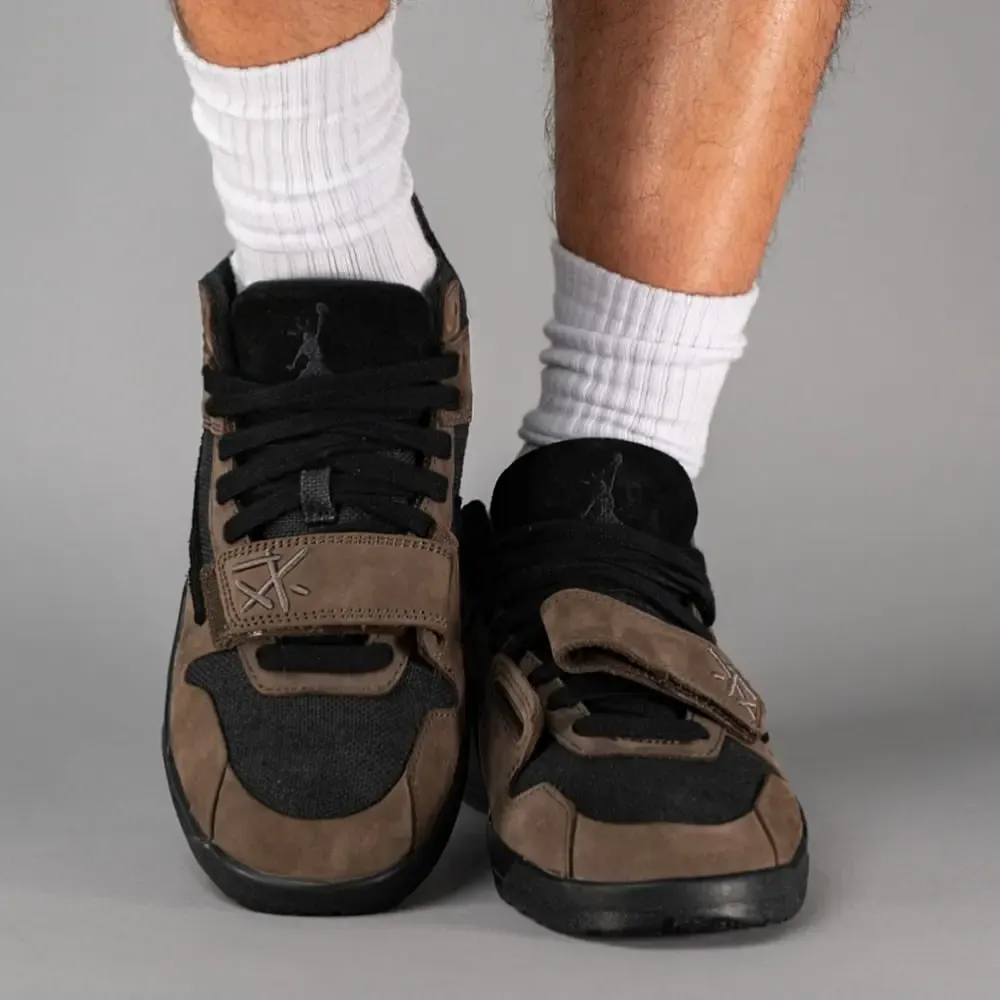 🔥【2024年 11/16 発売予定】TRAVIS SCOTT NIKE JORDAN JUMPMAN JACK TR “Dark Mocha/Black”
