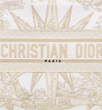 【新作】DIOR BOOK TOTE ミディアムバッグ