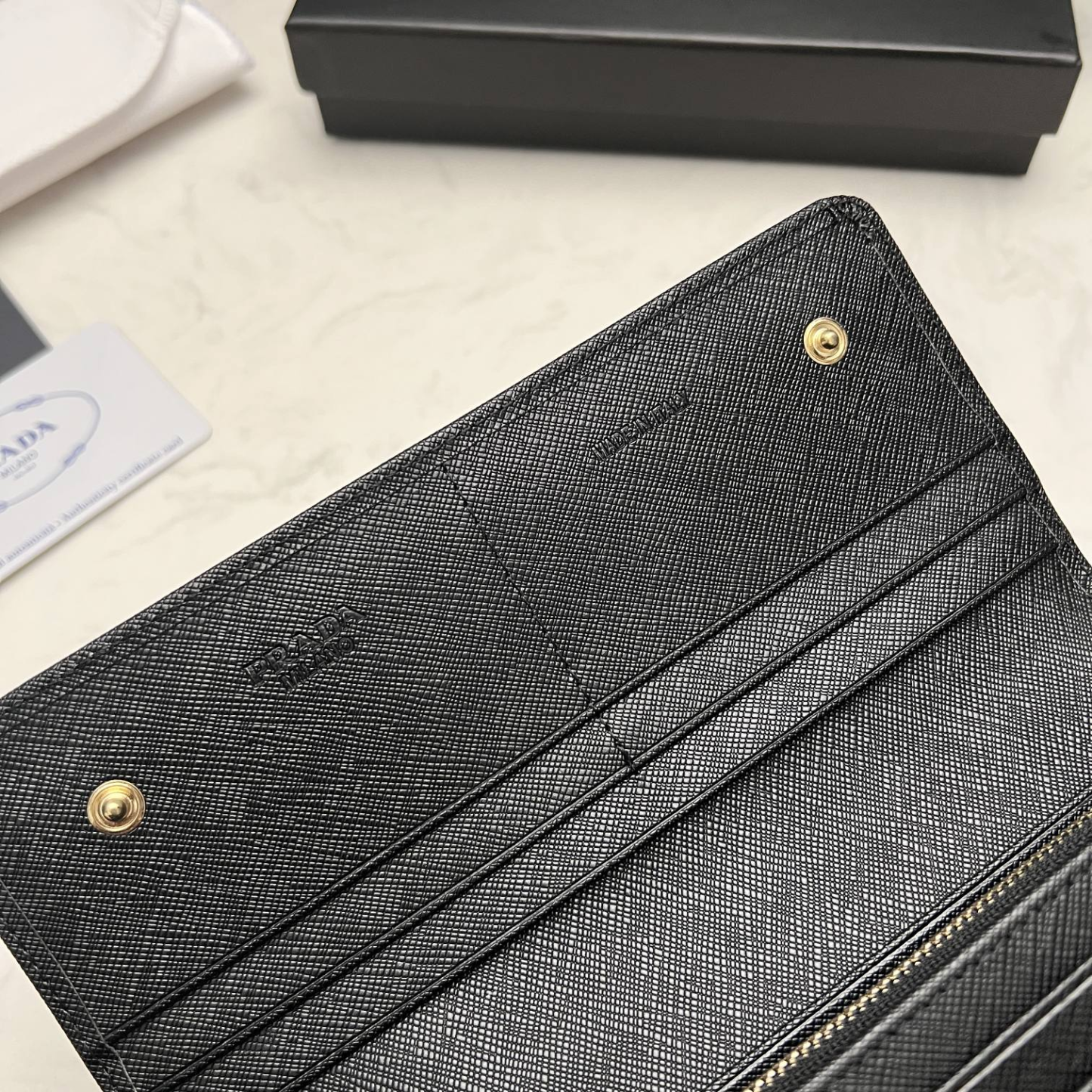 Pradaレザー コンチネンタルウォレット 財布 折財布
