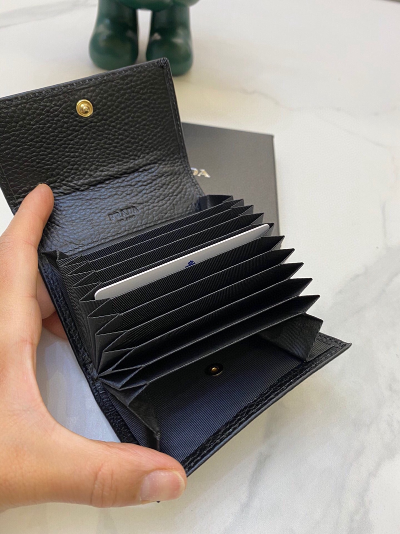 PRADA・ウォレット 財布 小銭入り wallet 大容量 多機能