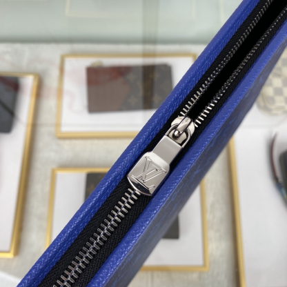 Louis Vuitton（ルイヴィトン）ポシェット・ヴォワヤージュ MM M30423