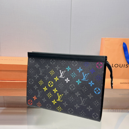 Louis Vuitton ☆ ルイヴィトン メンズポーチ、クラッチ、セカンドバッグ