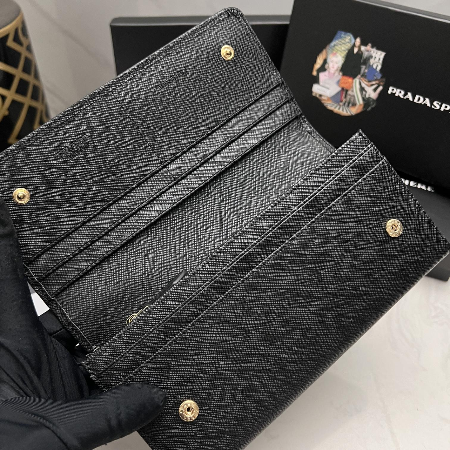 Pradaレザー コンチネンタルウォレット 財布 折財布