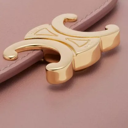 【CELINE】【送料無料】【代金引換】 コンパクト財布 TRIOMPHE