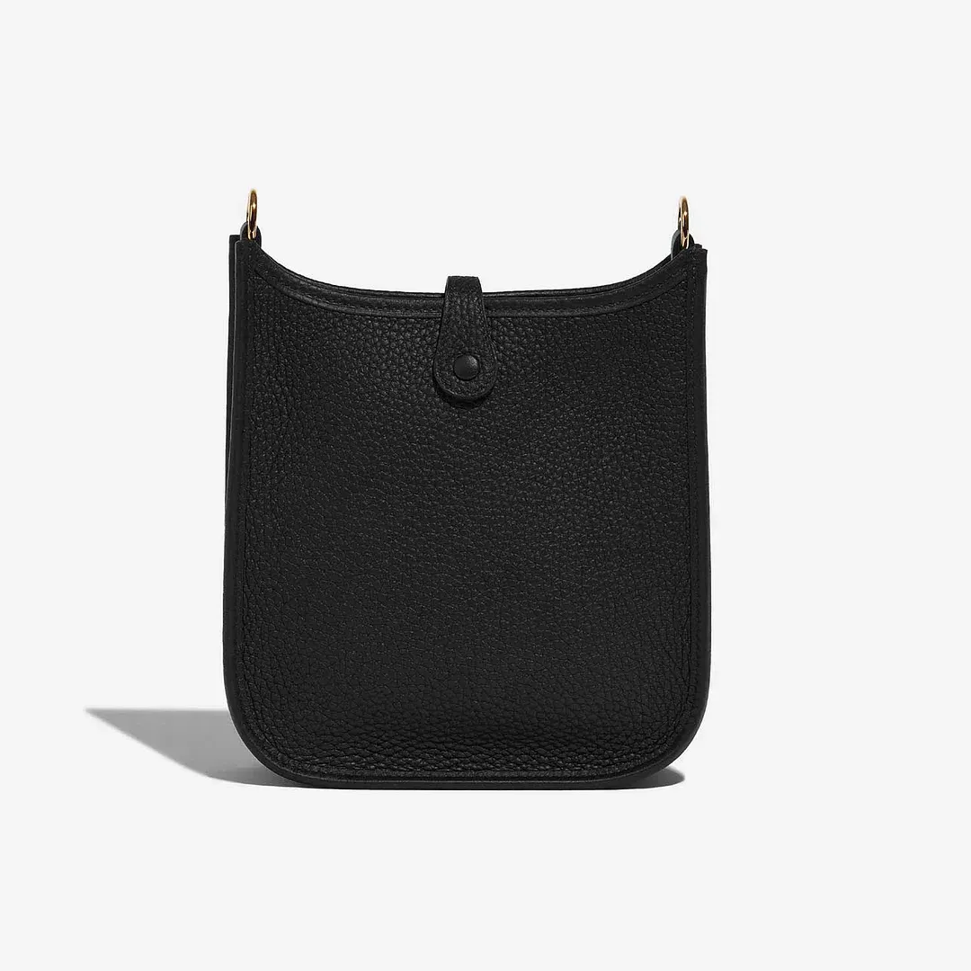 【HERMES】日本人気上昇中！エルメスの大人気新作“ÉVELYNE”バッグ