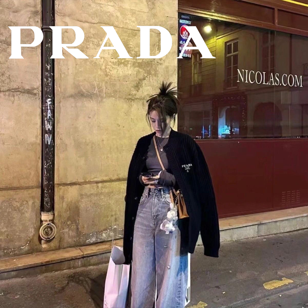 PRADA 2026 秋冬 トライアングル刺繍ロゴ 男女兼用ニットカーディガン