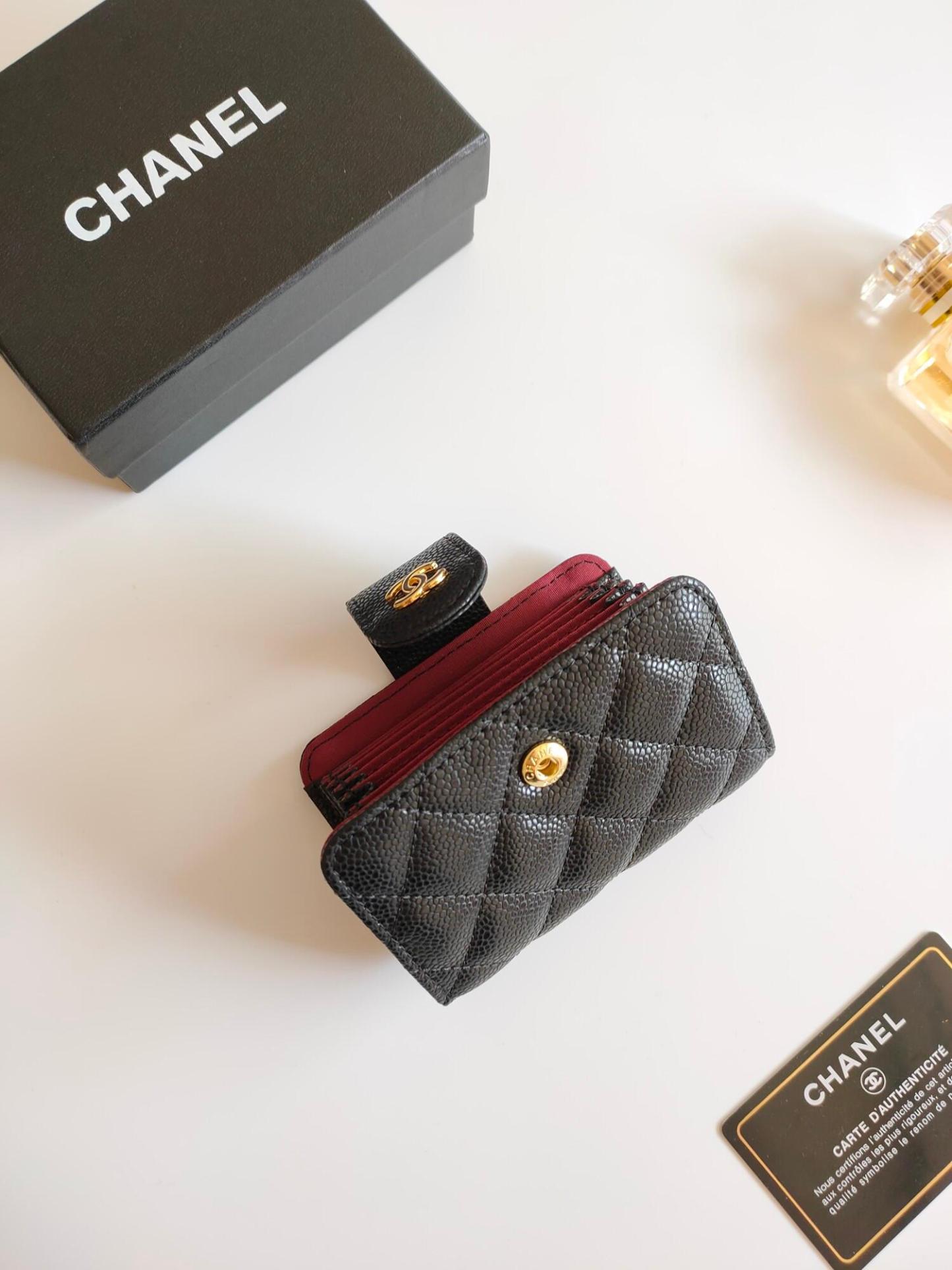 【傷にも強い素材で長く使える♪】CHANEL カードコインケース