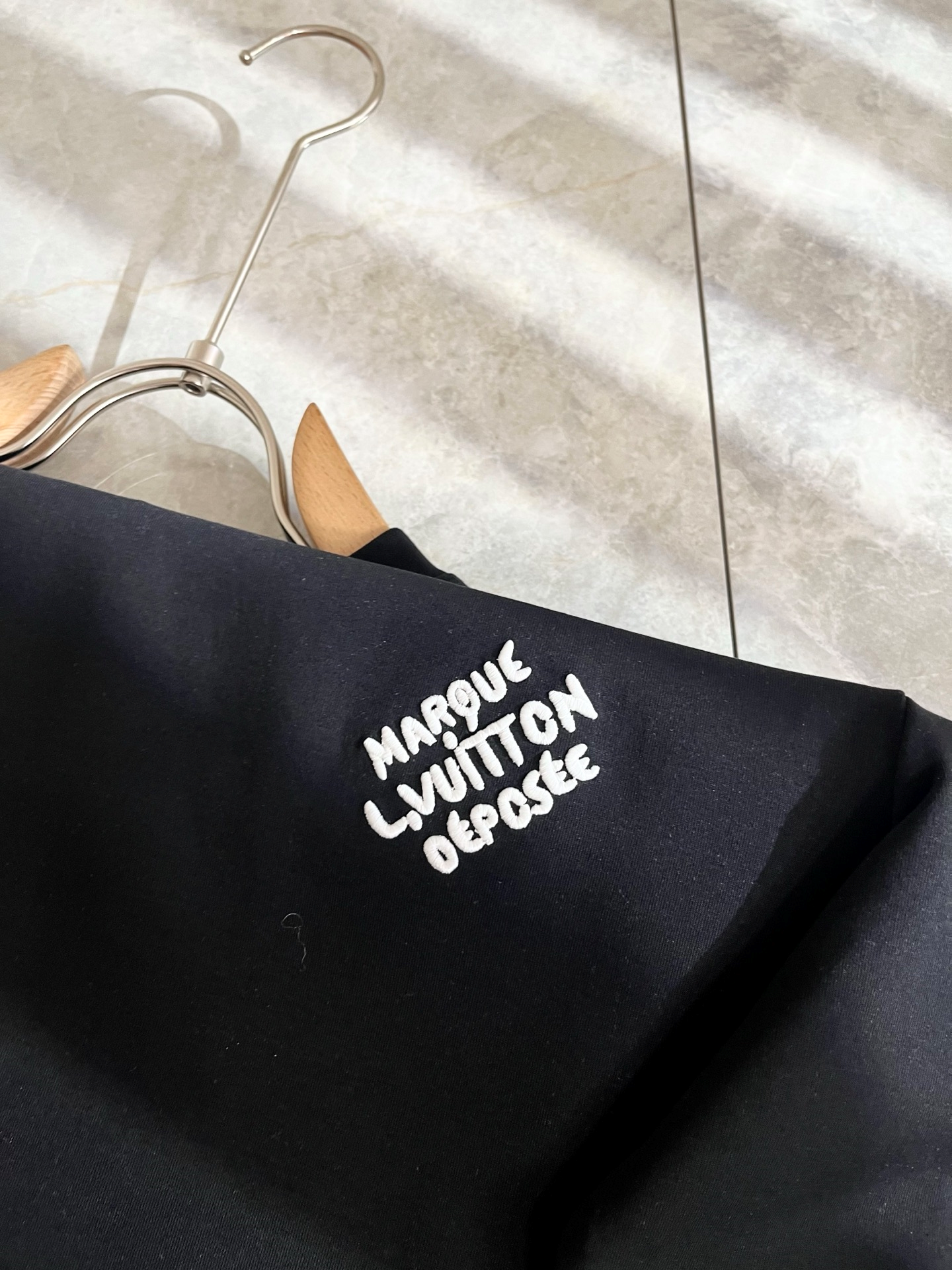 LOUIS VUITTON バックロゴ ユニセックス プルオーバー