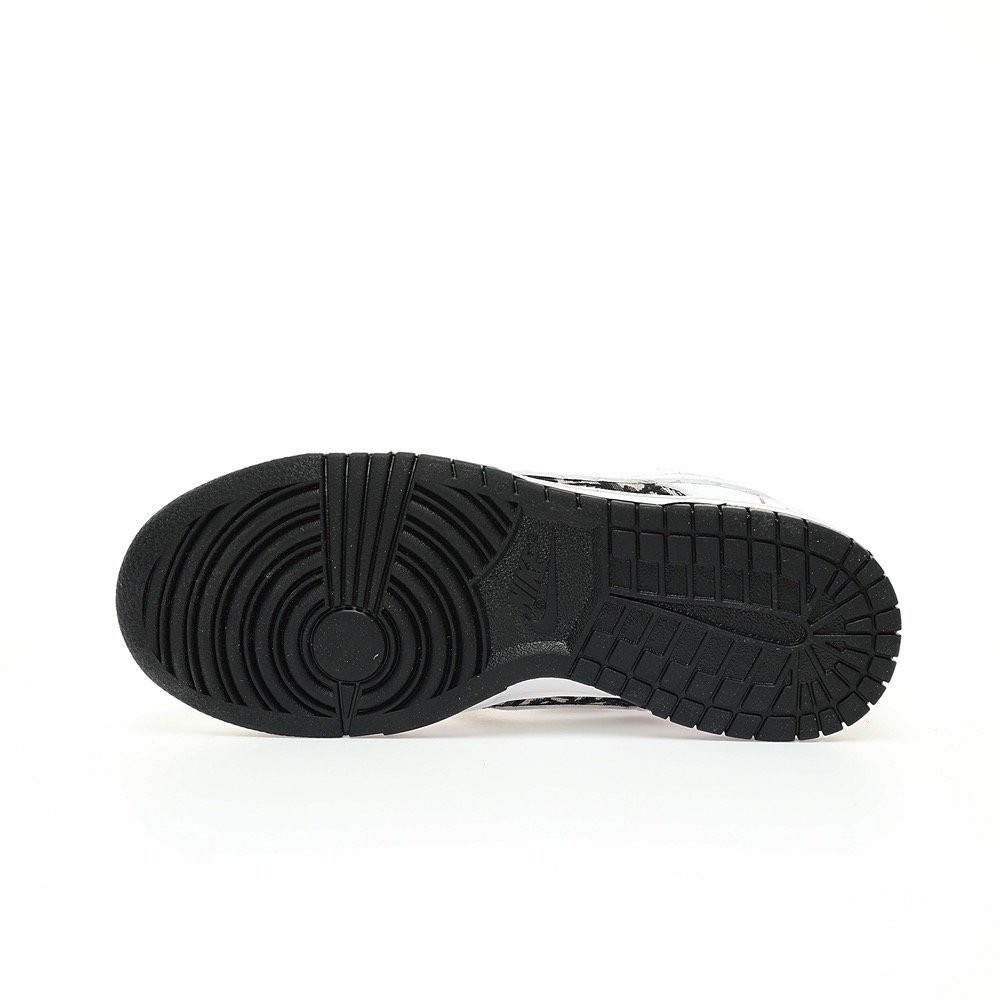 Nike SB Dunk Low x Cristian Dior - black/white