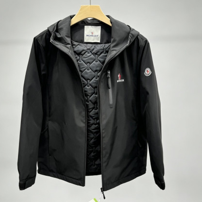 MONCLER モンクレール フード付き 中綿ライナージャケット ロゴ刺繍 メンズ アウター 撥水加工 秋冬