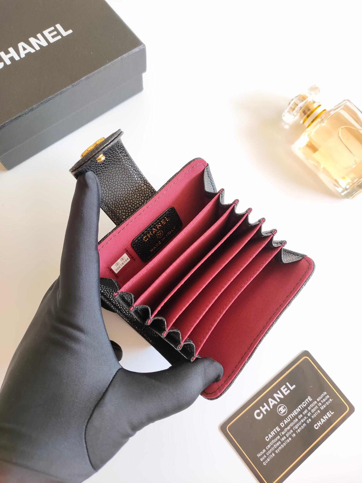 【傷にも強い素材で長く使える♪】CHANEL カードコインケース