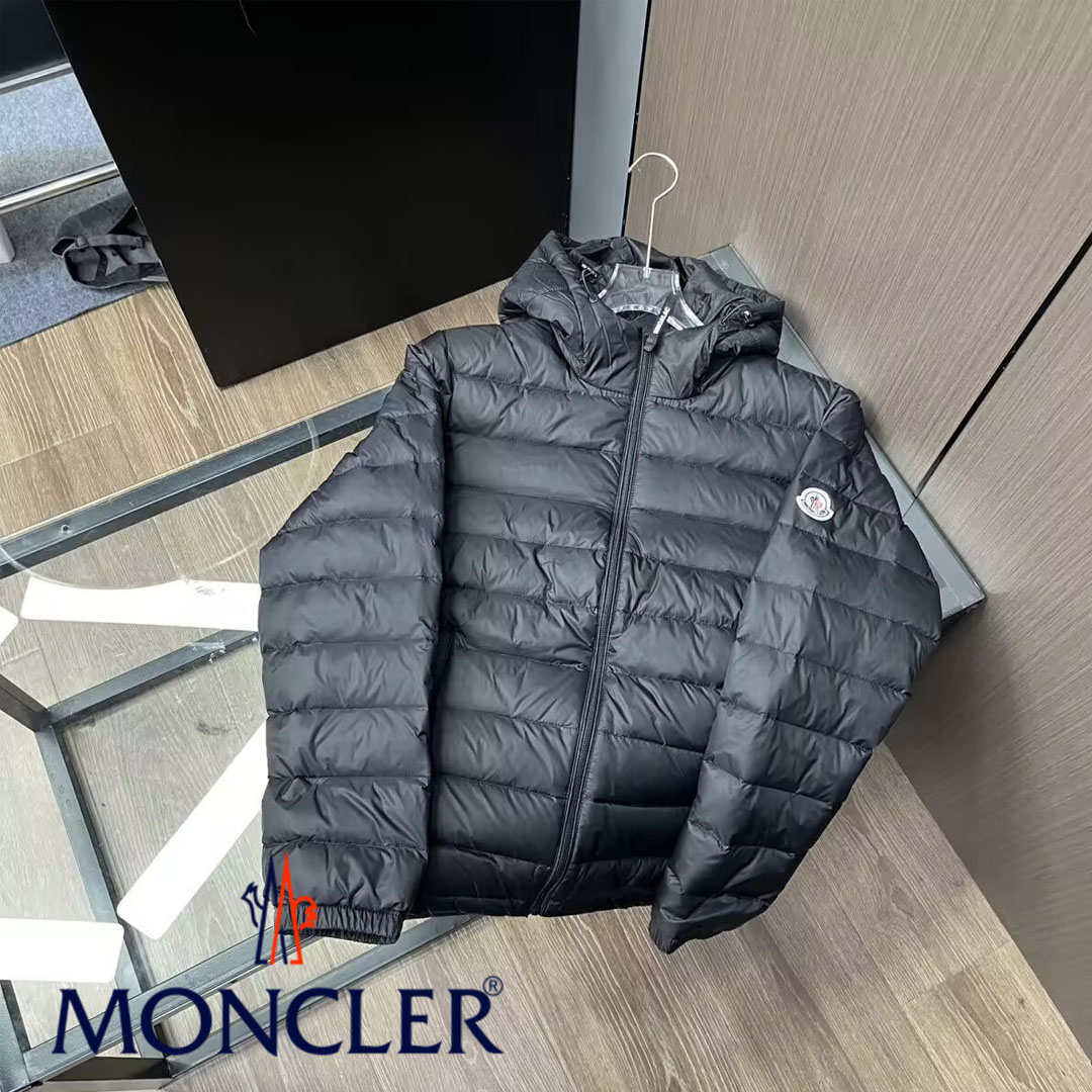 ♪直営店♪  MONCLER【モンクレール】 ダウンジャケット メンズ