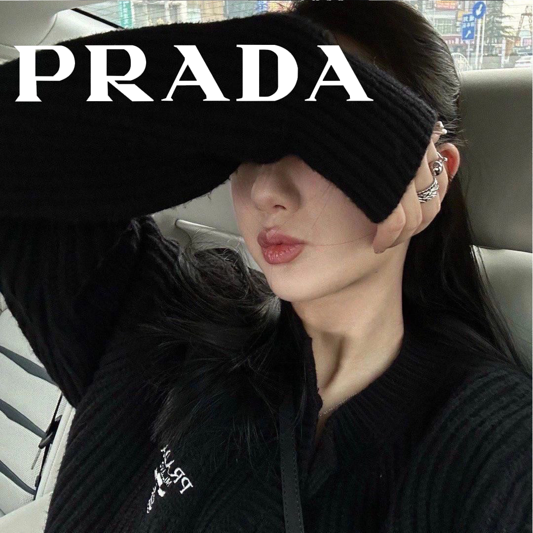 PRADA 2026 秋冬 トライアングル刺繍ロゴ 男女兼用ニットカーディガン