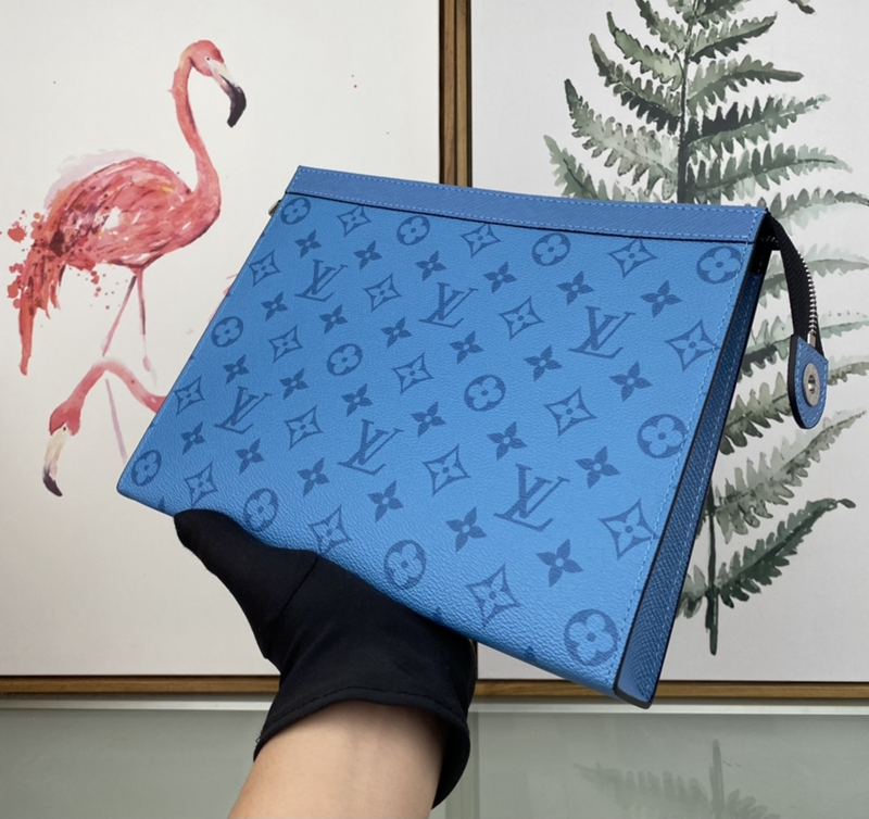 Louis Vuitton（ルイヴィトン）ヴォワヤージュ MM クラッチバッグ M30761