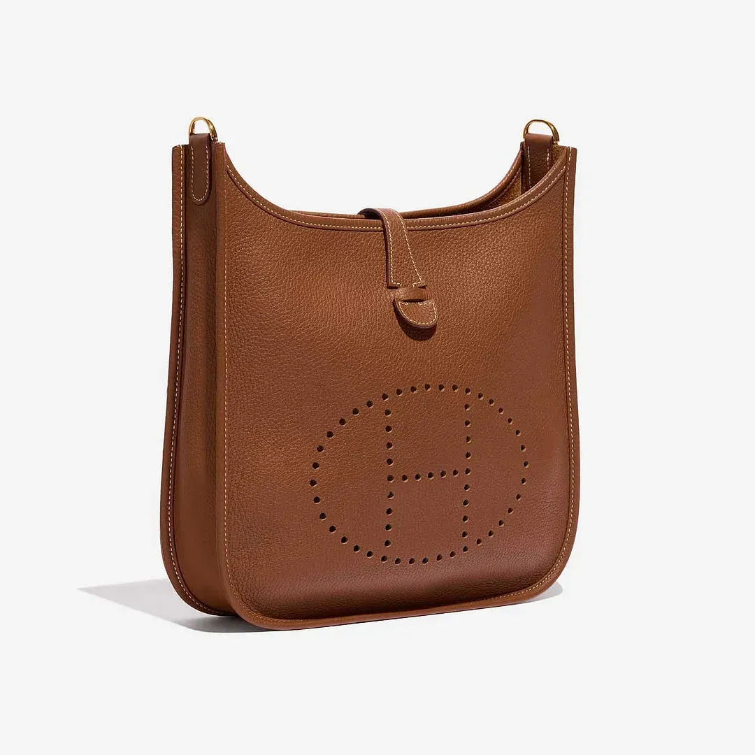 【HERMES】日本人気上昇中！エルメスの大人気新作“ÉVELYNE”バッグ