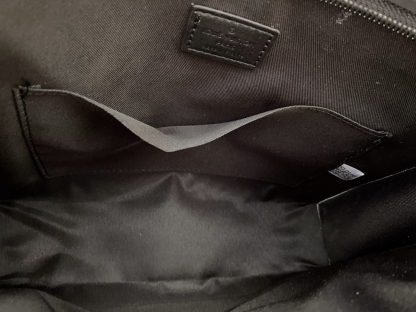 Louis Vuitton メッセンジャー・ヴォワヤージュ 黒