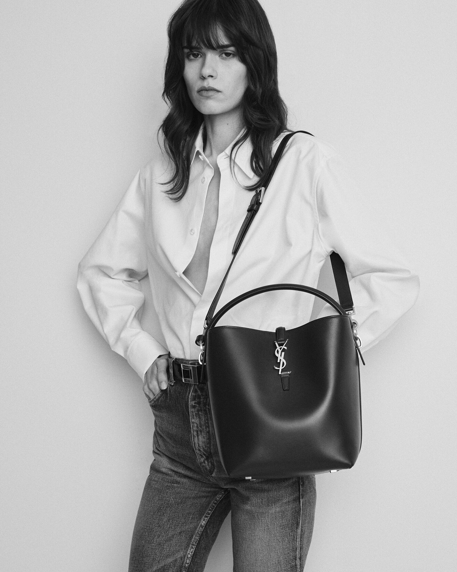 LE 37 （シャイニーレザー）