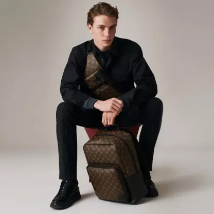 定番人気 LOUIS VUITTON ディーン バックパック モノグラム 茶色