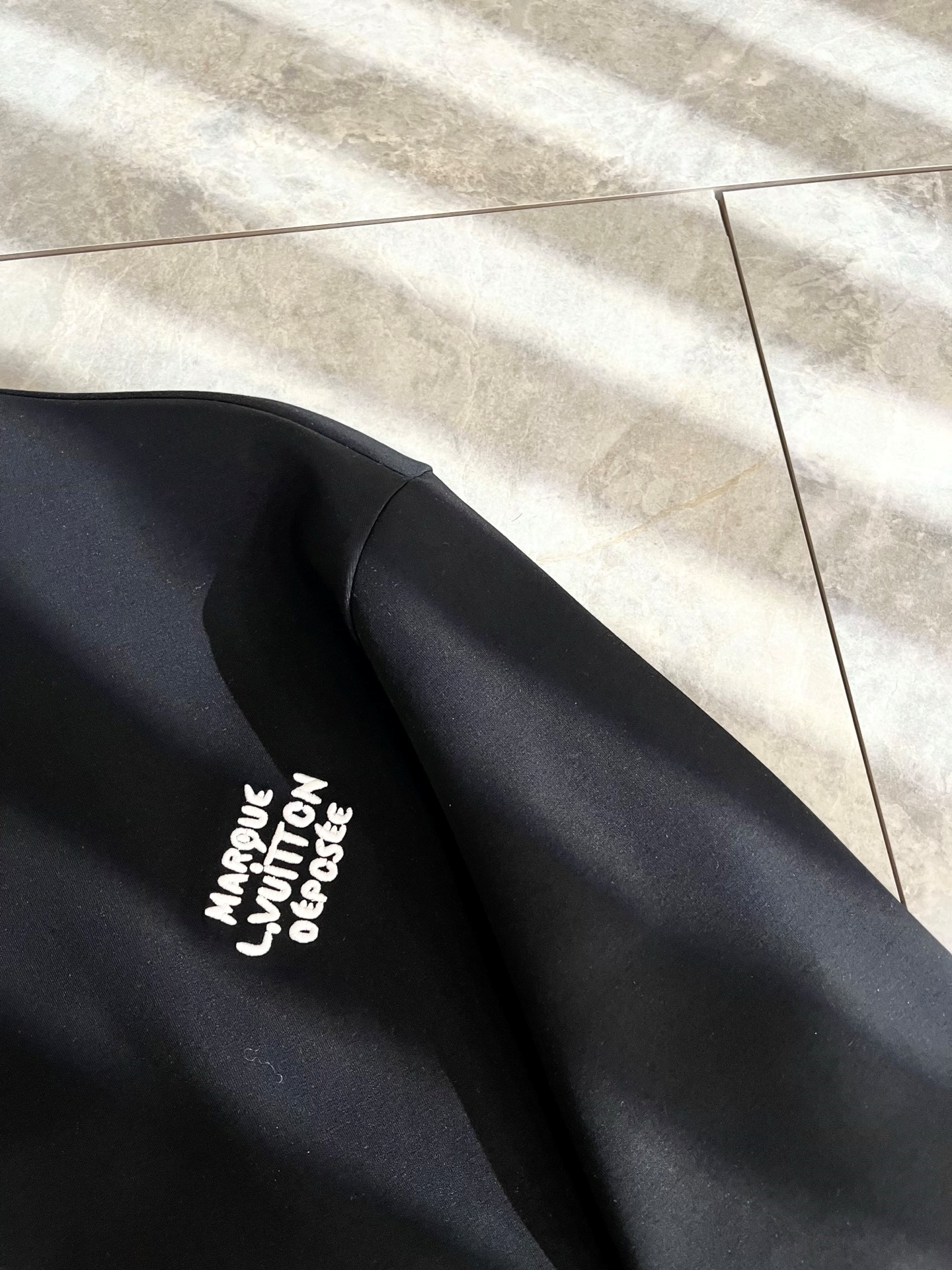 LOUIS VUITTON バックロゴ ユニセックス プルオーバー