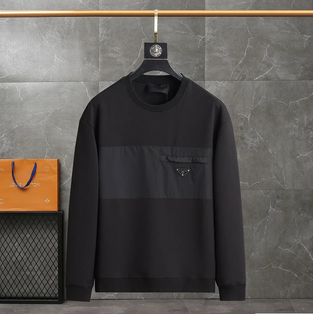 【PRADA 公式旗艦店】好評に付き再入荷！！