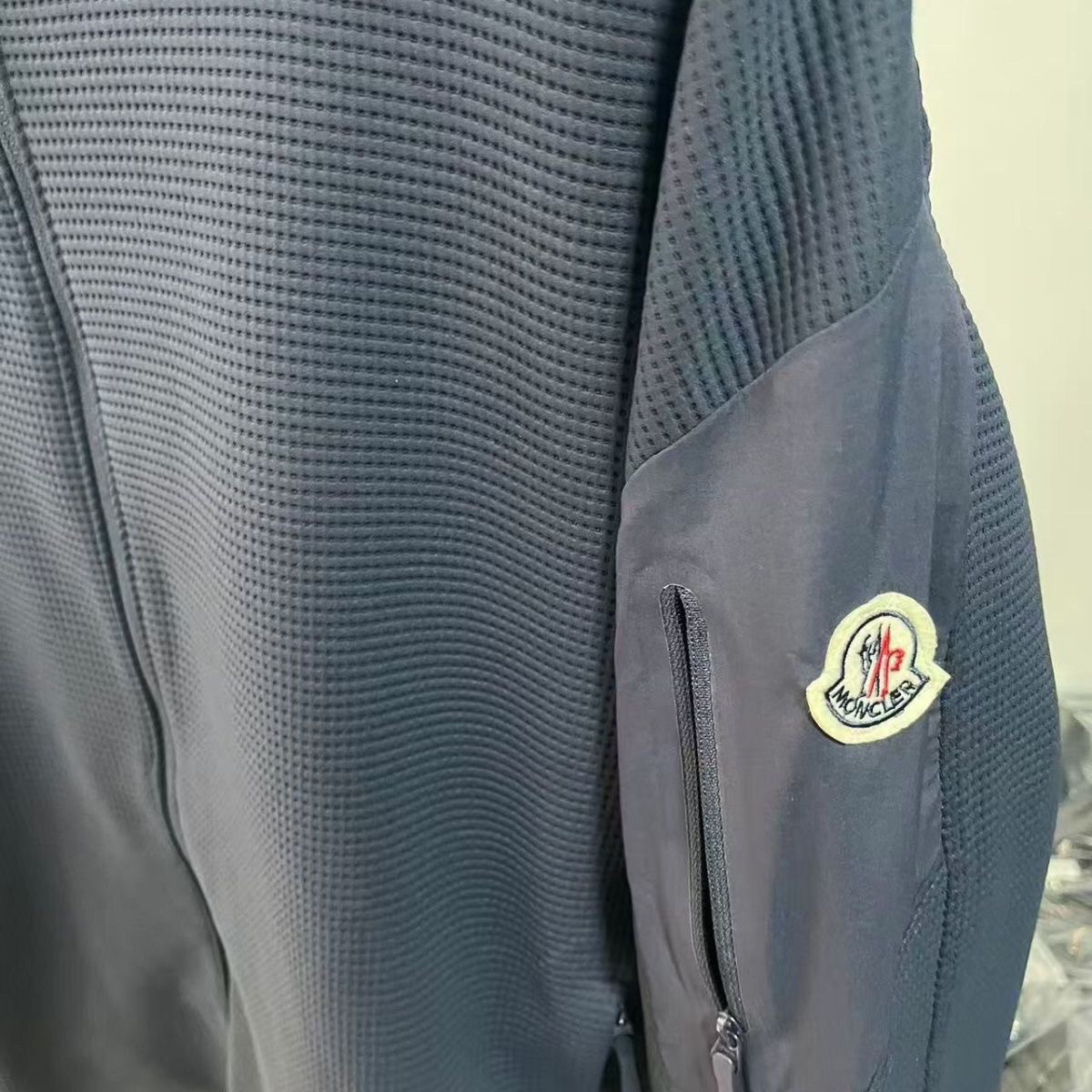 【限定在庫】MONCLER ワッフルニット ジップパーカー フード付き 3 色展開 大人カジュアル