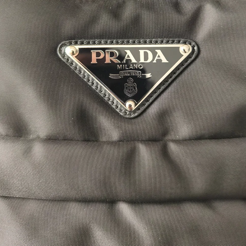 PRADA パッデドナイロン ショッピングトート