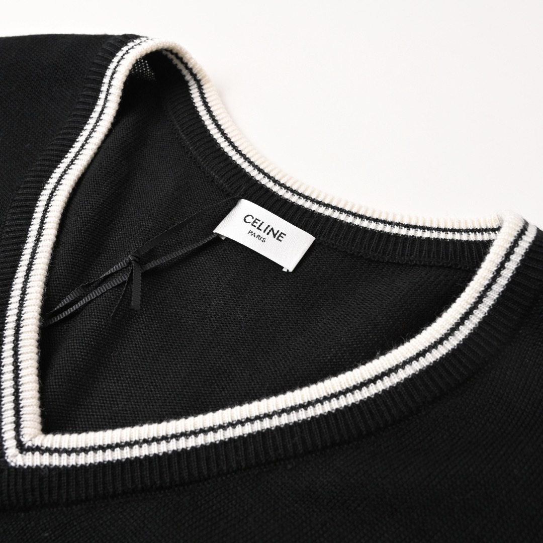 CELINE Vネックプルオーバーセーター