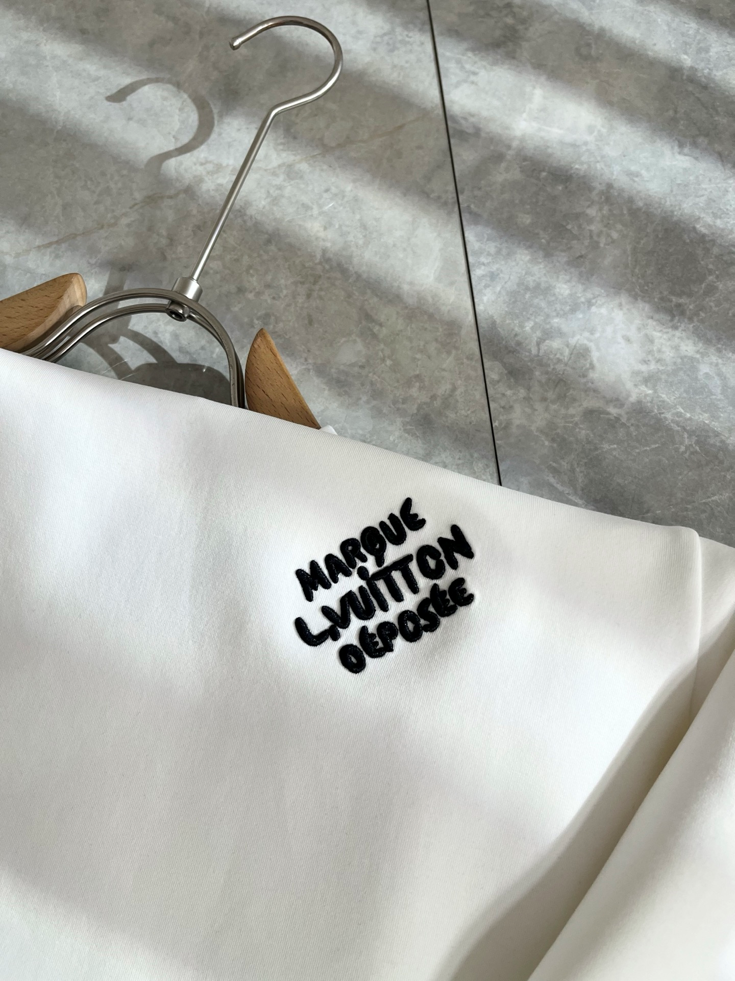 LOUIS VUITTON バックロゴ ユニセックス プルオーバー