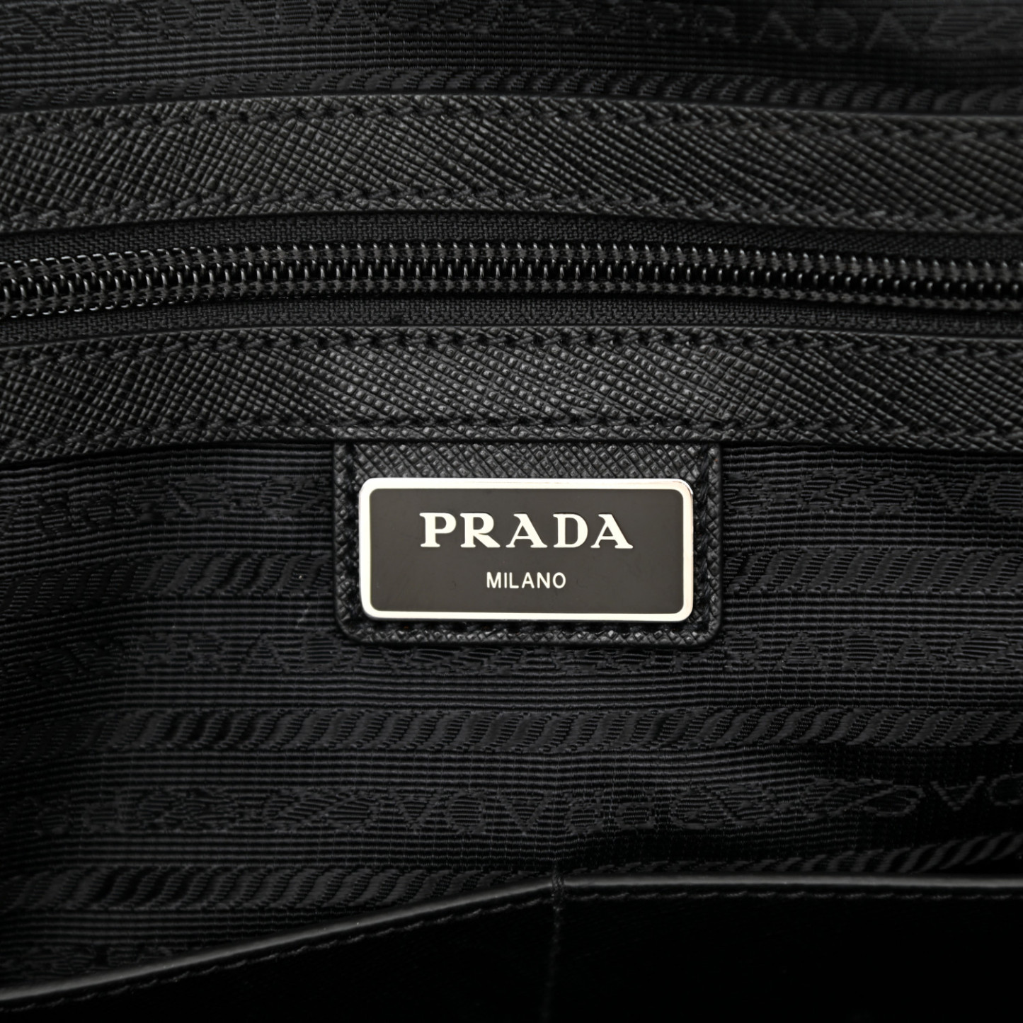 6万取引突破★UPS速達便！【PRADA】ブリーフケース_2VE368 2FMO