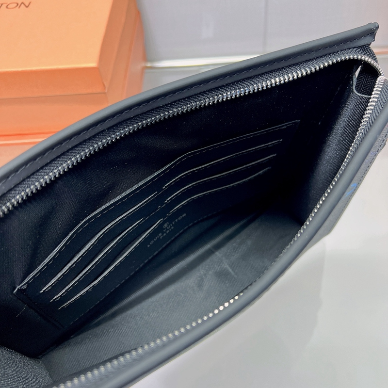 Louis Vuitton ☆ ルイヴィトン メンズポーチ、クラッチ、セカンドバッグ