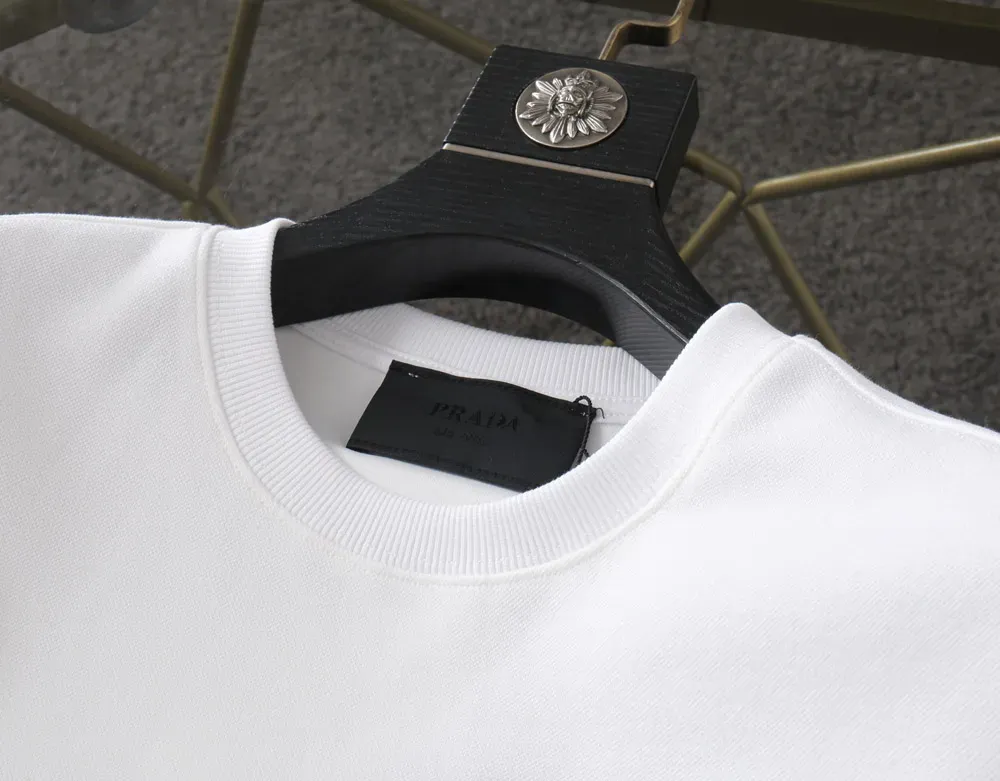 【PRADA 公式旗艦店】好評に付き再入荷！！
