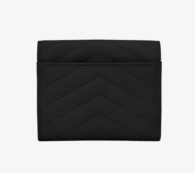 MONOGRAMブラックキルトレザー短い三つ折り財布をテクスチャ