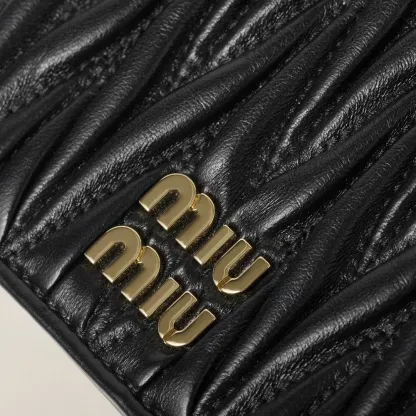 完売】マテラッセレザー 折り財布