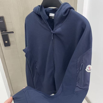 【限定在庫】MONCLER ワッフルニット ジップパーカー フード付き 3 色展開 大人カジュアル