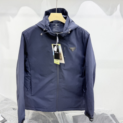 【限定在庫】PRADA 三角プレートロゴ 薄中綿パーカージャケット 3 色展開 冬のカジュアルアウタ