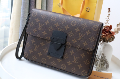 Louis Vuitton ポシェット・A4 Sロック モノグラム