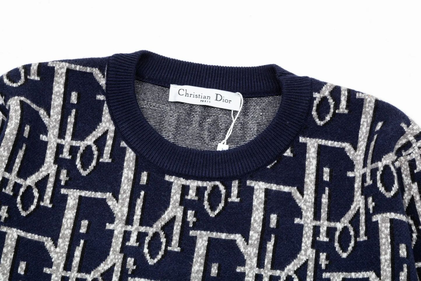 【DIOR 公式旗艦店】ディオール セーター好評に付き再入荷！ 240929